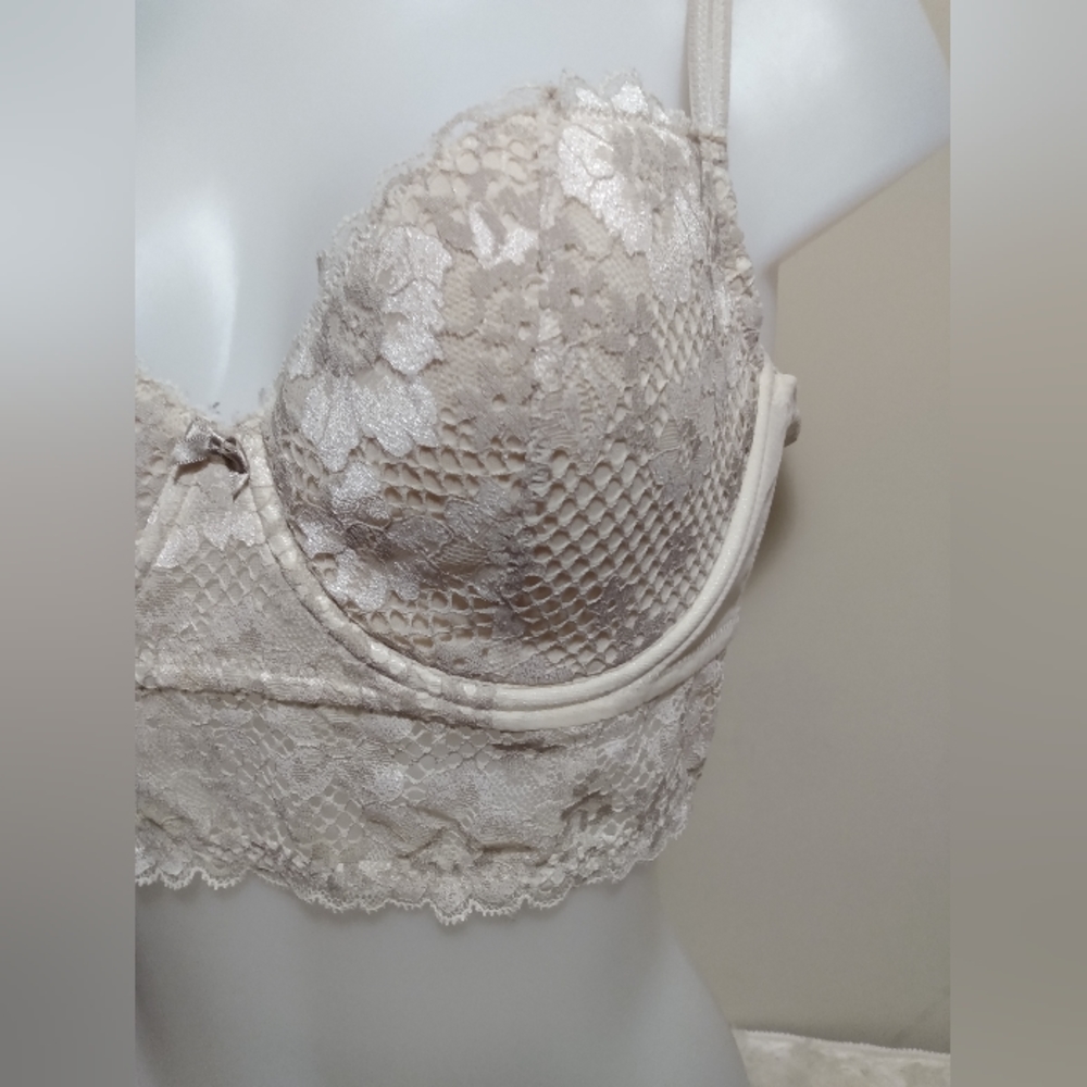 ❤️ HOST PICK ❤️ Adore me woman's 38c contour bra - Picture 2 of 5